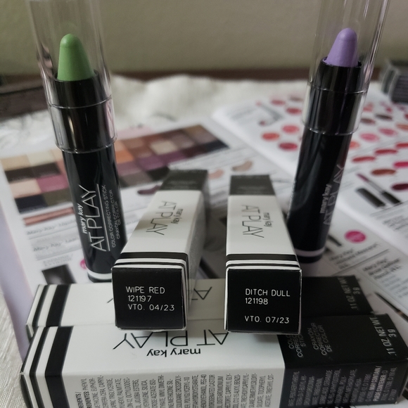 Color correcting stick - Picture 3 of 3